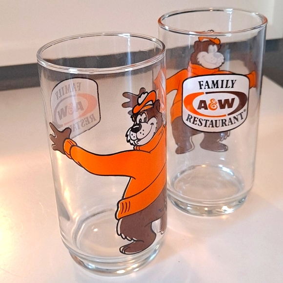 A&W 1980s Vintage Rooty Mascot Root Beer Family Restaurant Glasses - 16 oz - Picture 2 of 5
